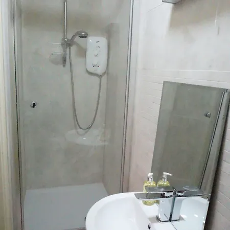 The Shepherds Inn, Zajazd 4*